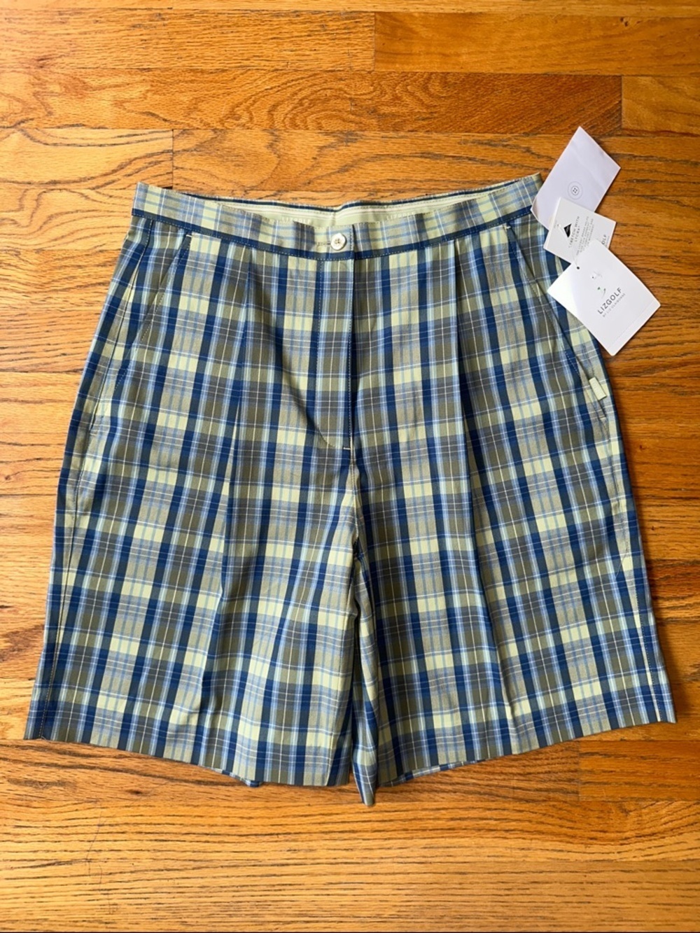 LIZGOLF by Liz Claiborne Women's Plaid Shorts with Rubber Waistband - Picture 1 of 7